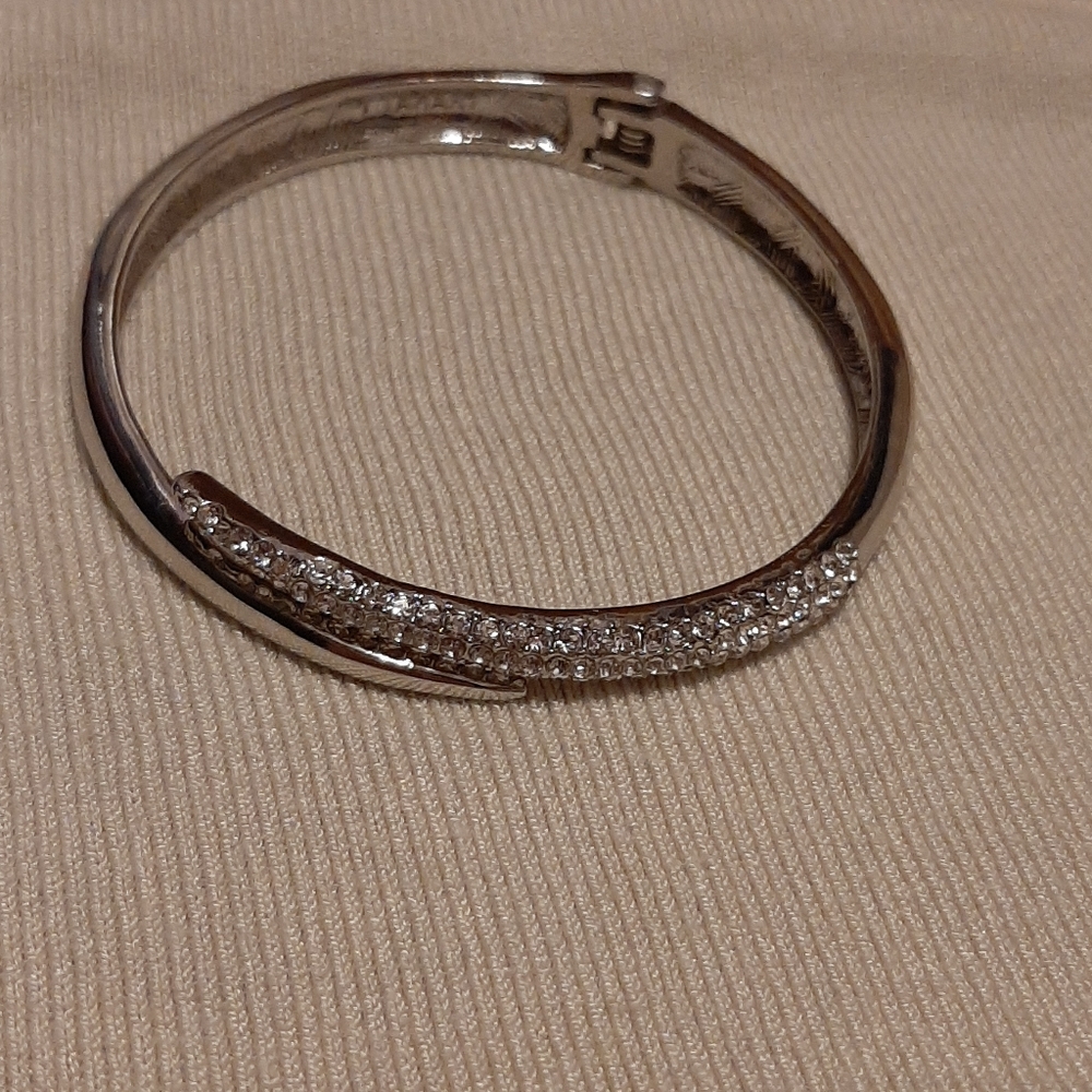 Bracelet/ Bangle